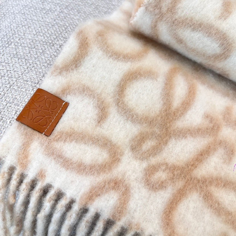 Loewe Jacquard Logo Detail Scarf - 945558372 - Photo 5