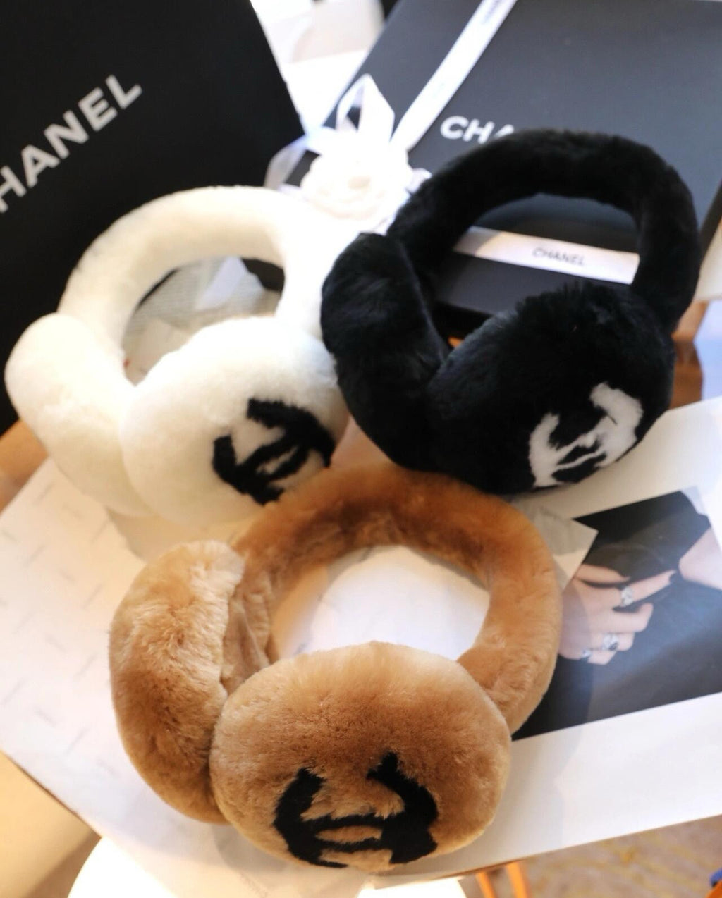 Chanel Logo Detail Earmuffs - 1005771900 - Photo 5