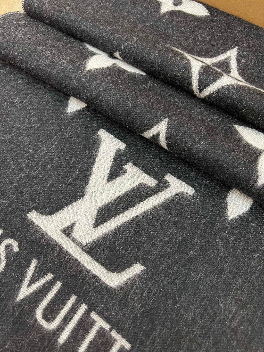 Louis Vuitton Scarf - 982342004 - Photo 5