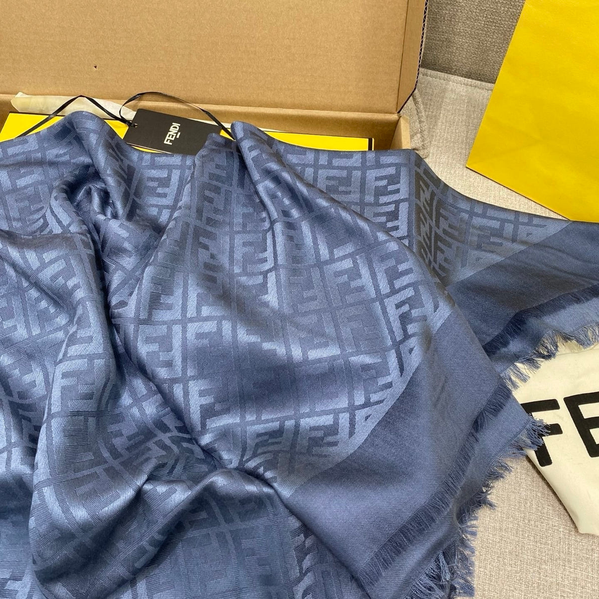 Fendi Jacquard Logo Detail Square Scarf - 1245376021 - Photo 5