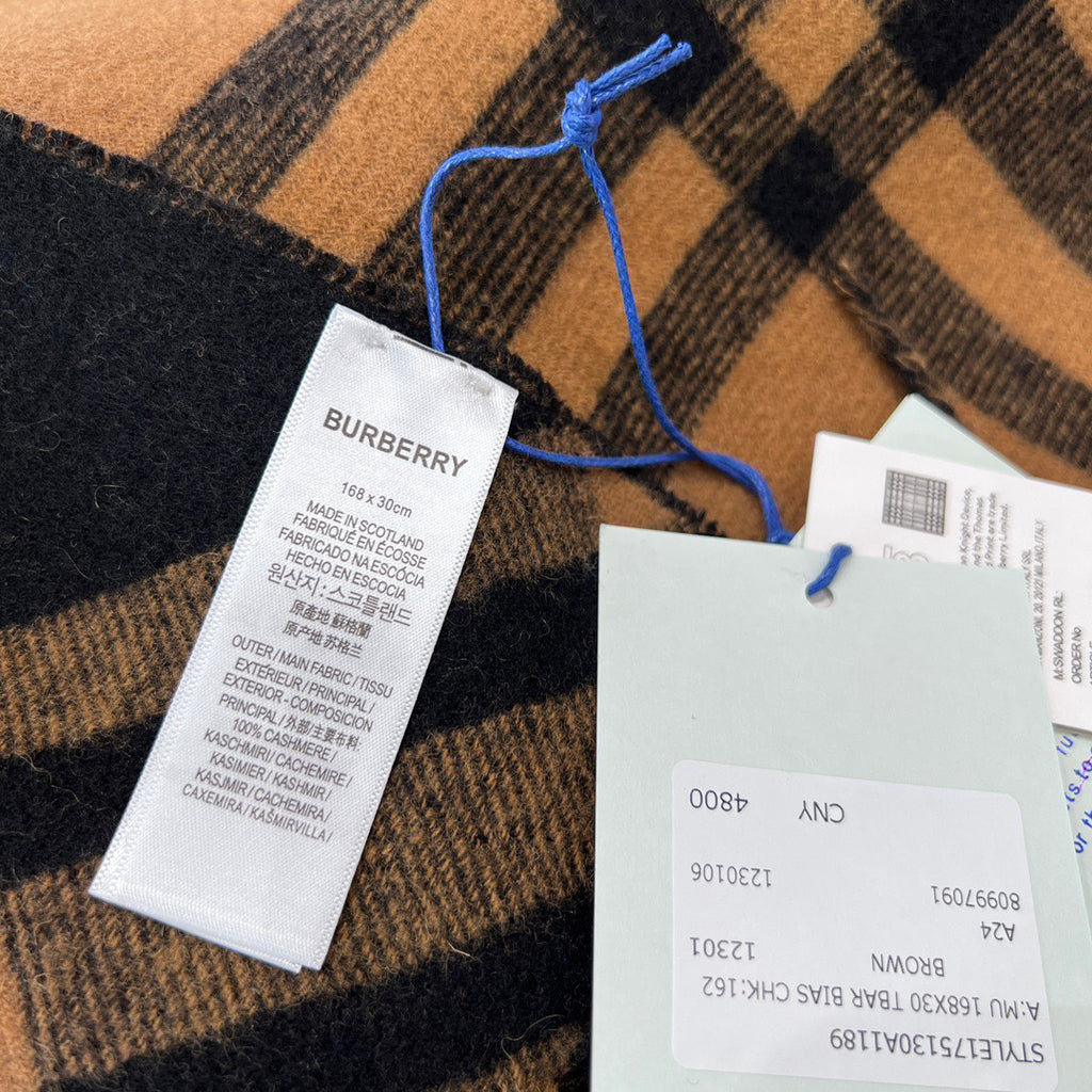 Burberry Check Pattern Scarf - 980019731 - Photo 5