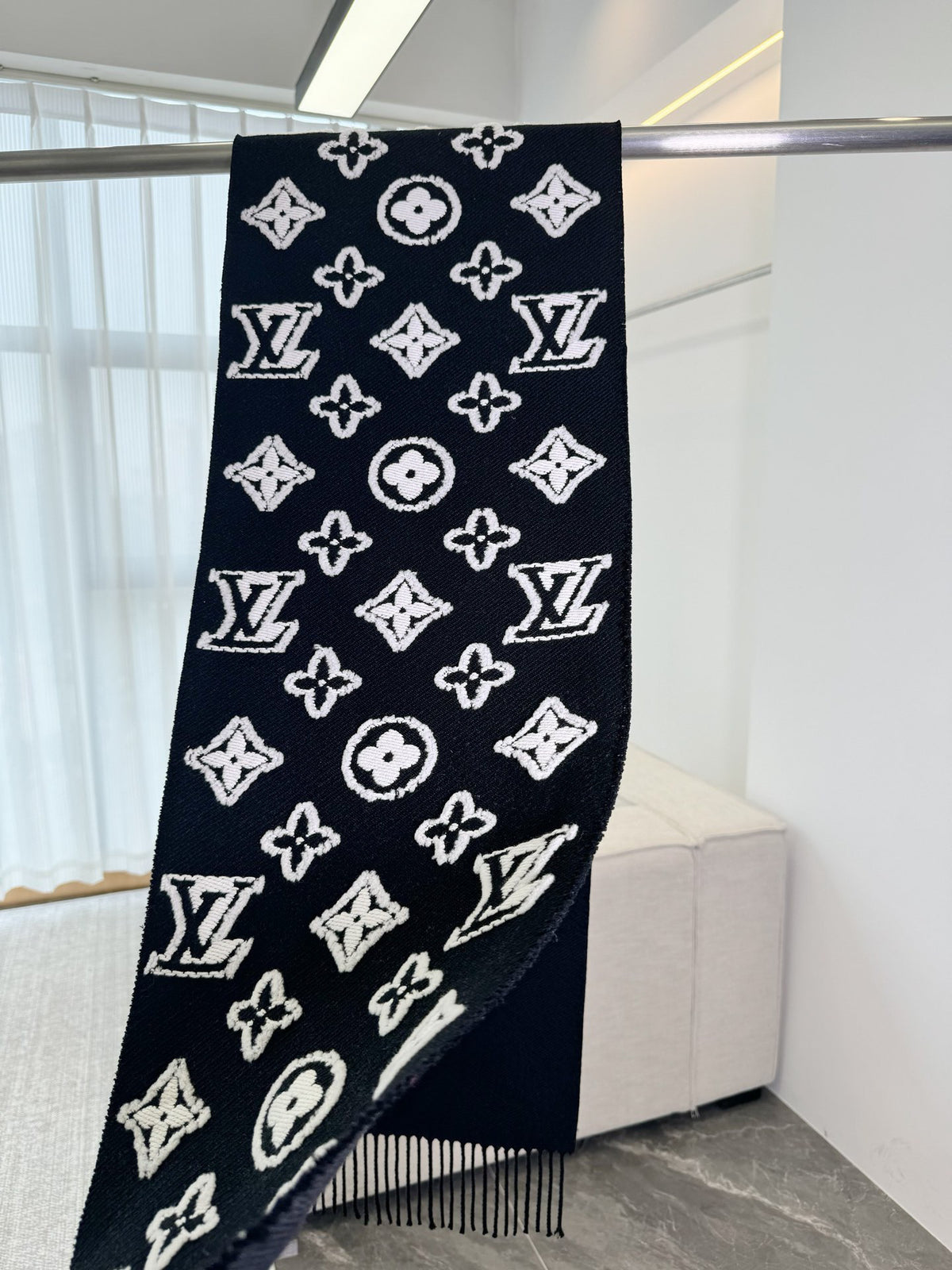 Louis Vuitton Colorblock Scarf - 957361504 - Photo 6