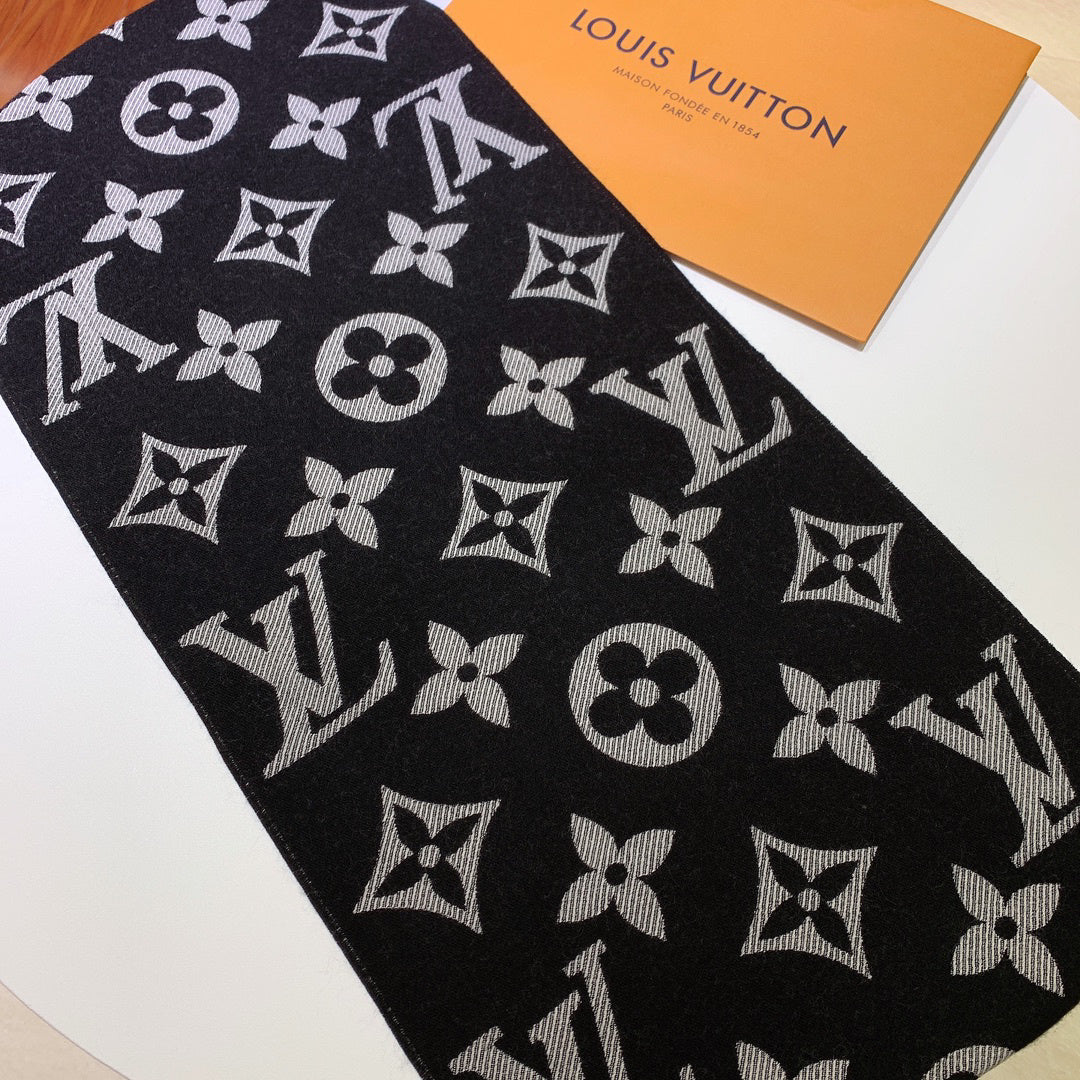 Louis Vuitton Logo Detail Scarf - 938387525 - Photo 6