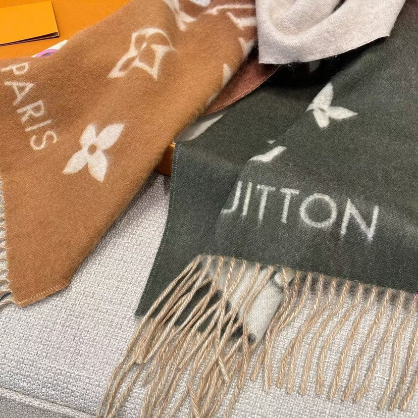 Louis Vuitton Gradient Scarf - 944935958 - Photo 6