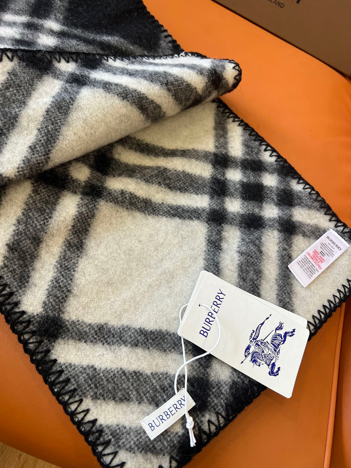 Burberry Scarf - 952126600 - Photo 6