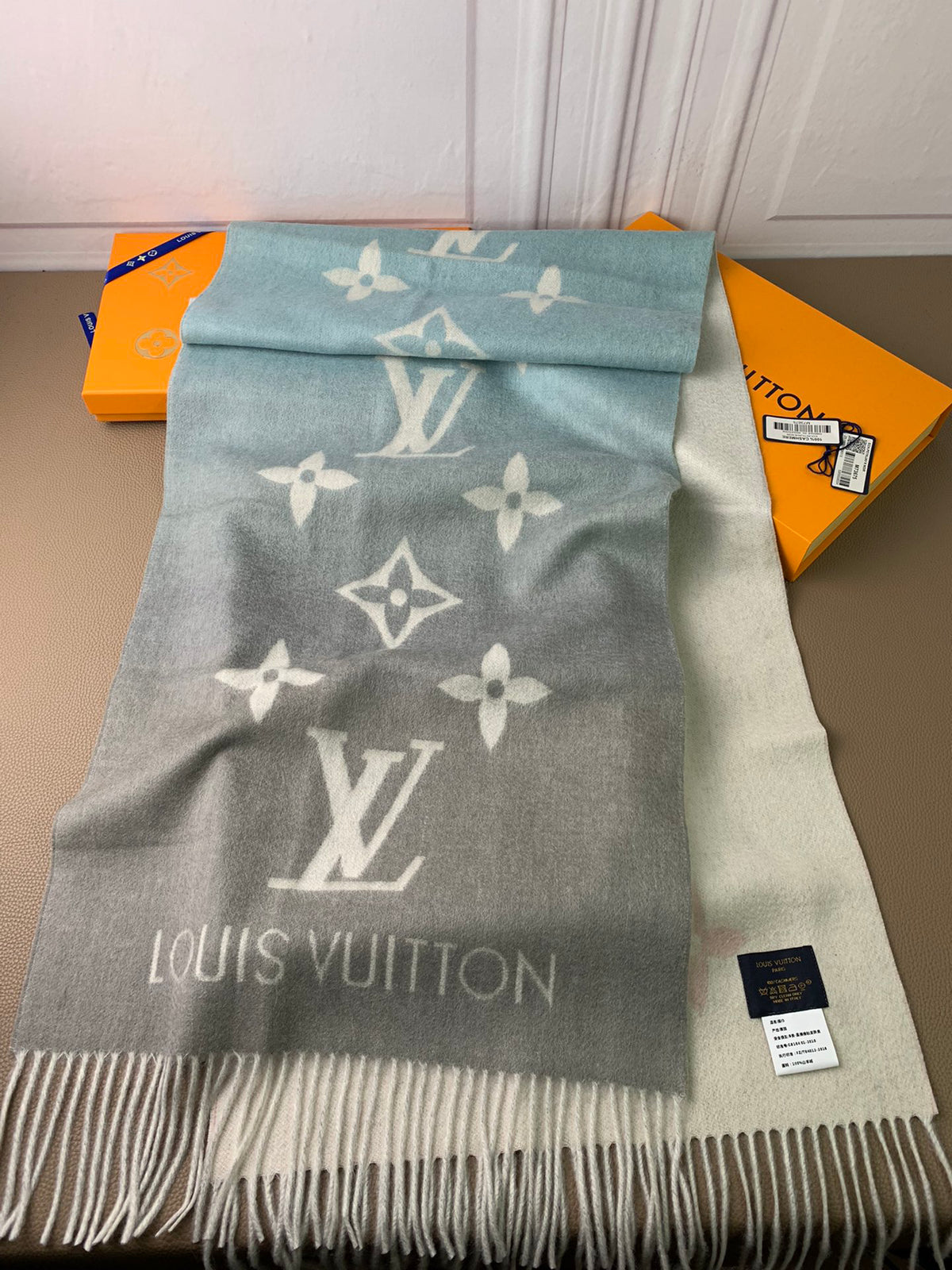 Louis Vuitton Gradient Scarf - 925524702 - Photo 6