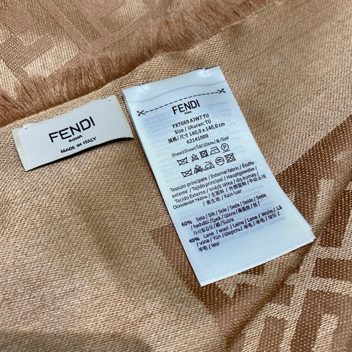 Fendi Jacquard Logo Detail Square Scarf - 1245375438 - Photo 6