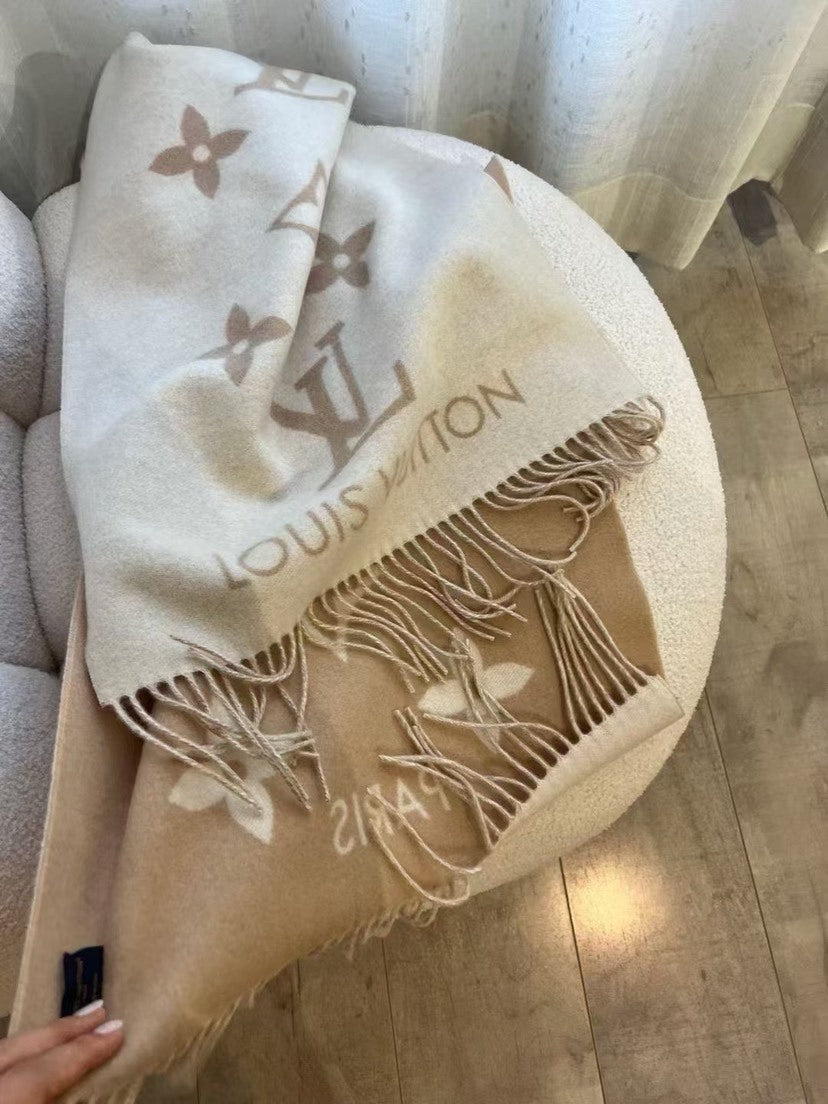 Louis Vuitton Scarf - 945244903 - Photo 6