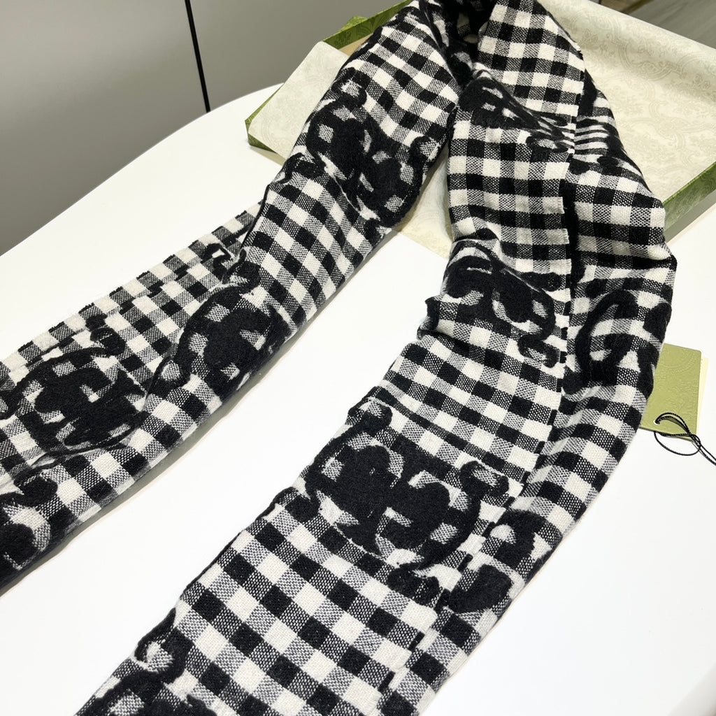 Gucci Check Pattern Logo Detail Scarf - 970502151 - Photo 6