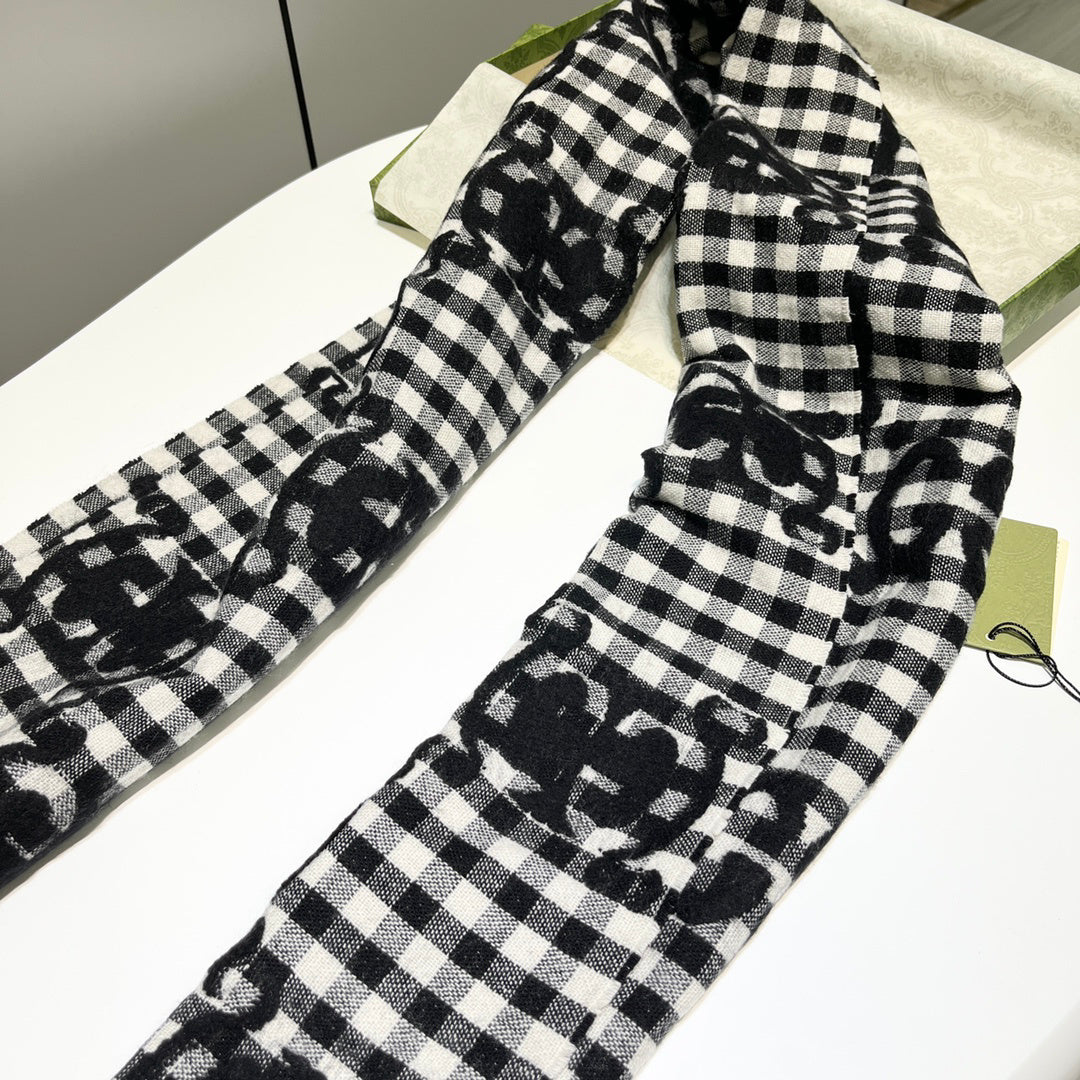 Gucci Check Pattern Logo Detail Scarf - 970502151 - Photo 6