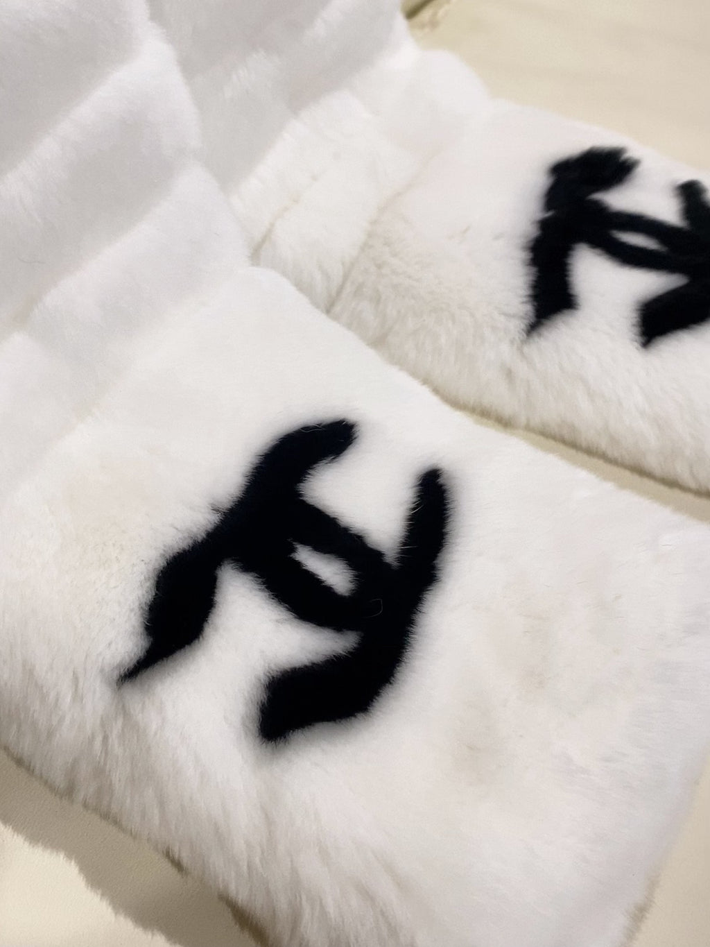 Chanel Logo Detail Scarf - 962272215 - Photo 6