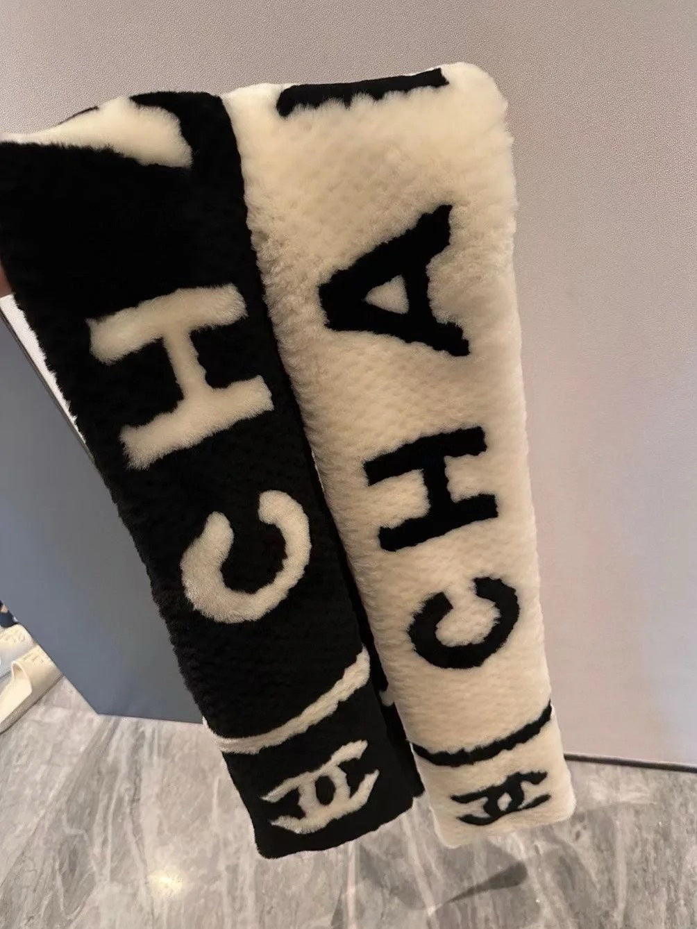 Chanel Logo Detail Scarf - 962537117 - Photo 6