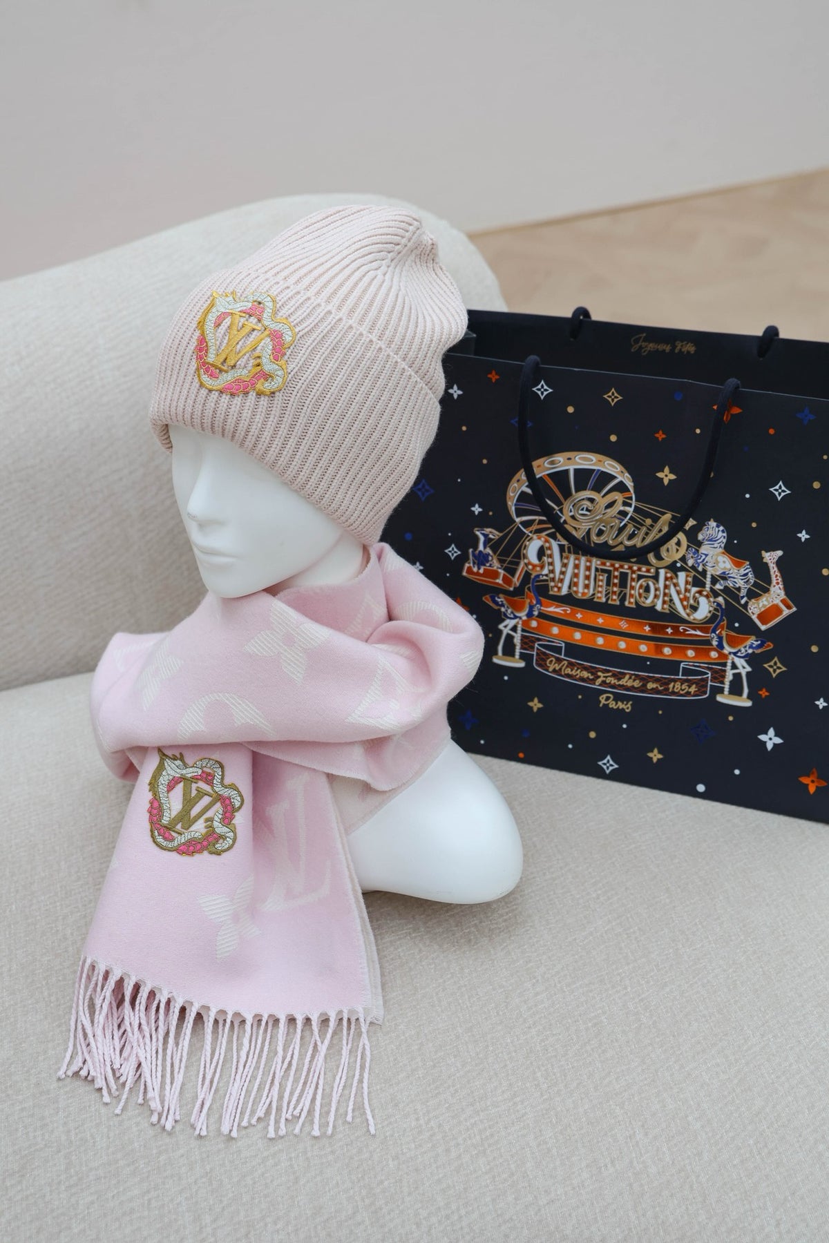 Louis Vuitton Embroidered Logo Detail Beanie - 1141776936 - Photo 6