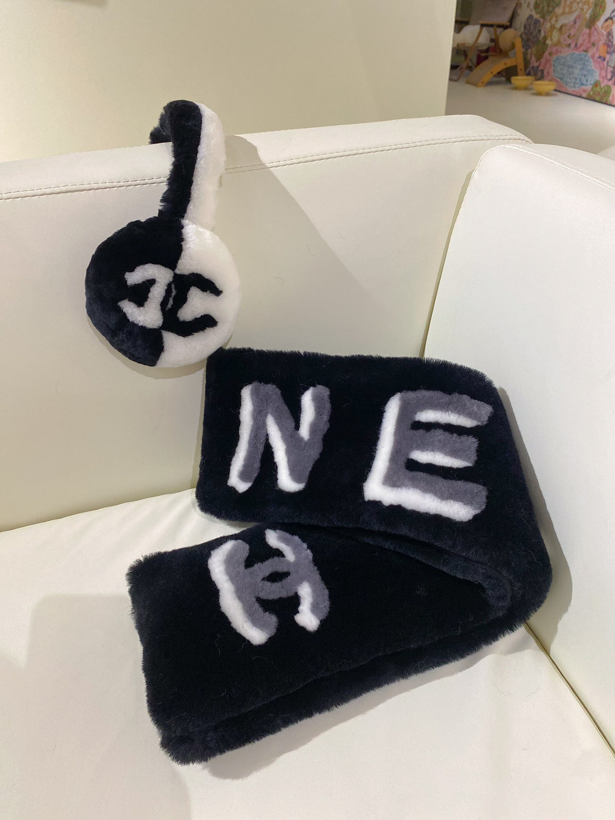Chanel Gradient Logo Detail Scarf - 962272425 - Photo 6