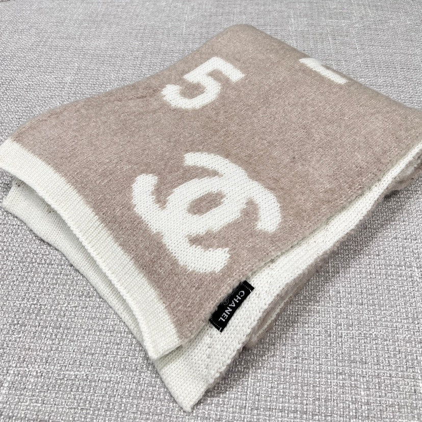 Chanel Jacquard Scarf - 945555725 - Photo 6