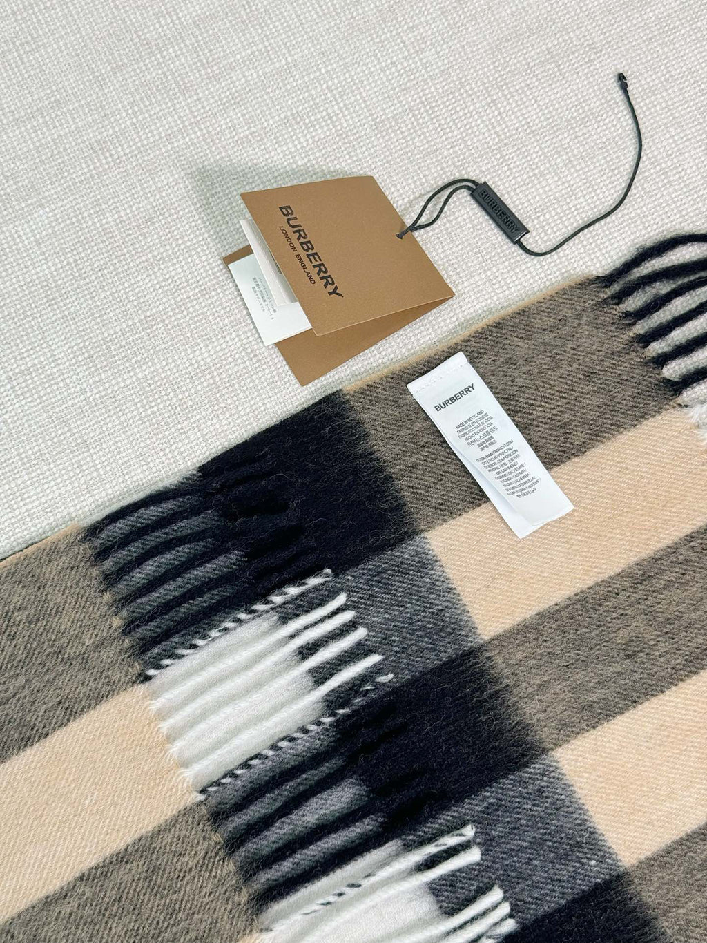Burberry Check Pattern Scarf - 970502611 - Photo 6