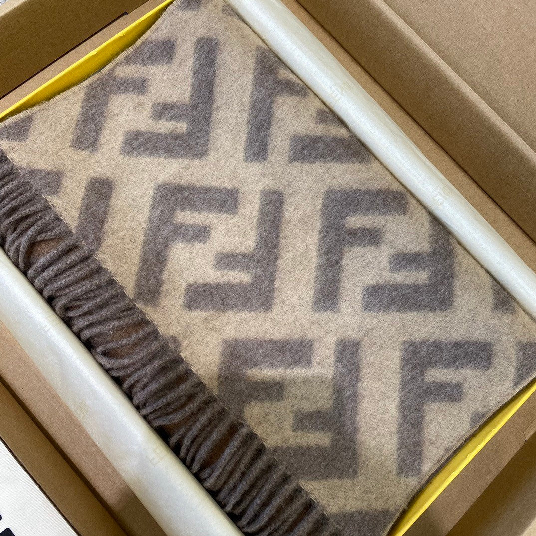Fendi Gradient Scarf - 1245381260 - Photo 6