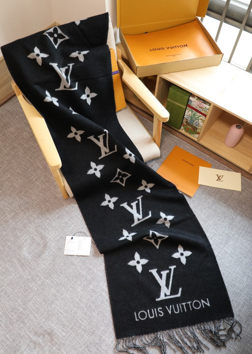 Louis Vuitton Scarf - 944943044 - Photo 6