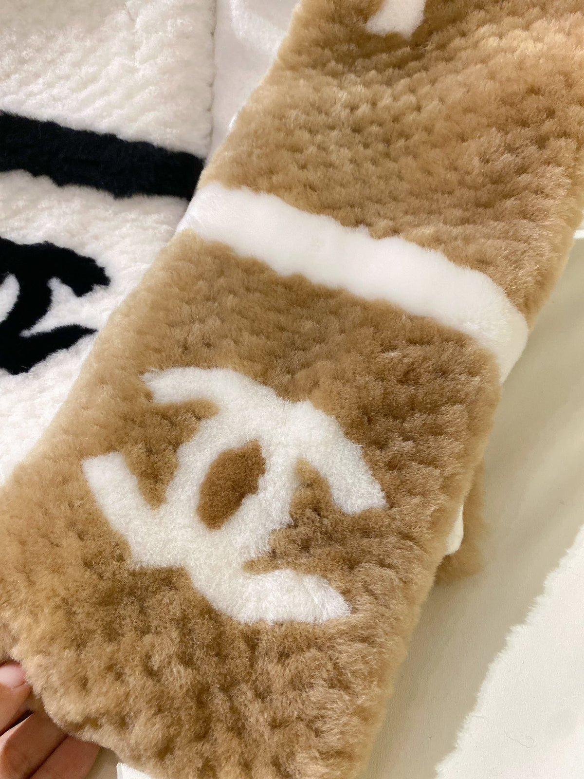 Chanel Logo Detail Scarf - 962272359 - Photo 6