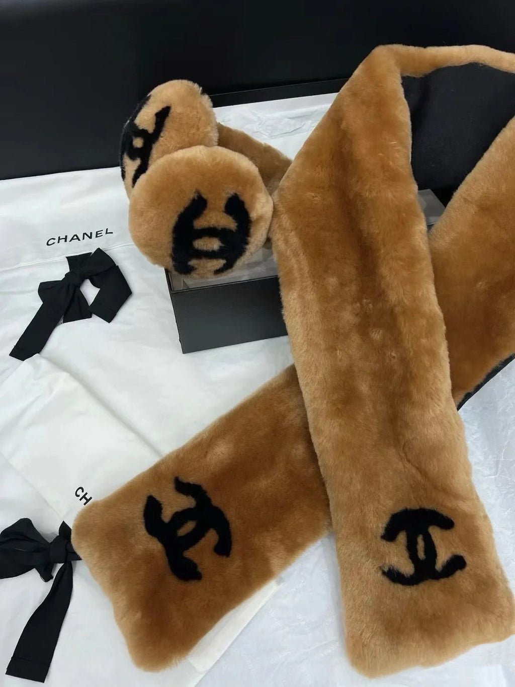 Chanel Logo Detail Earmuffs - 1005771900 - Photo 7