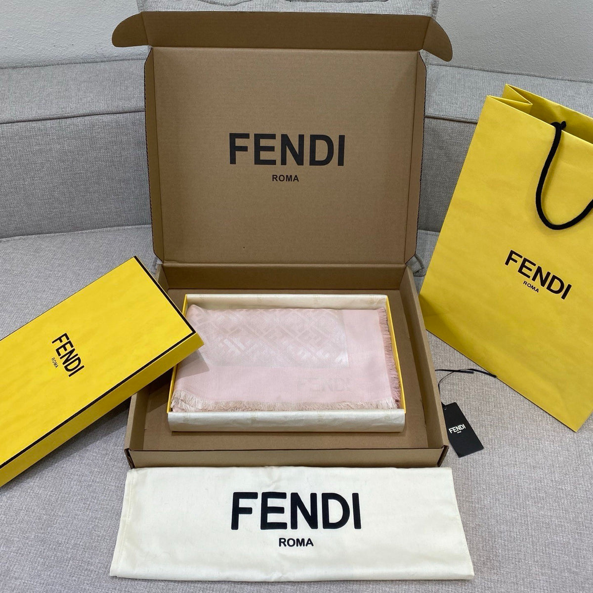 Fendi Jacquard Logo Detail Square Scarf - 1245376199 - Photo 7