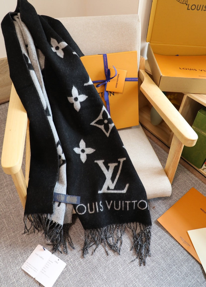 Louis Vuitton Scarf - 944943044 - Photo 7