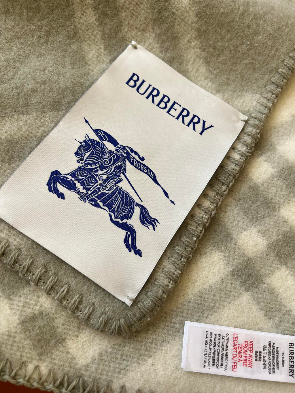 Burberry Scarf - 952126679 - Photo 7