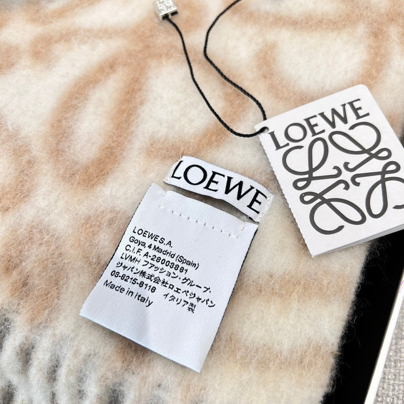 Loewe Jacquard Logo Detail Scarf - 945558372 - Photo 7
