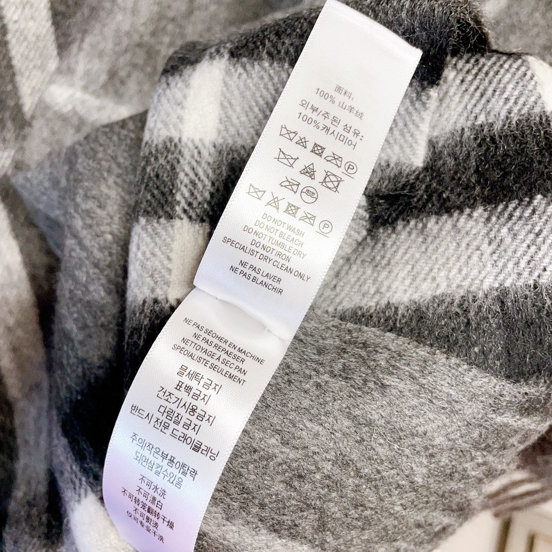 Burberry Check Pattern Scarf - 975222871 - Photo 7