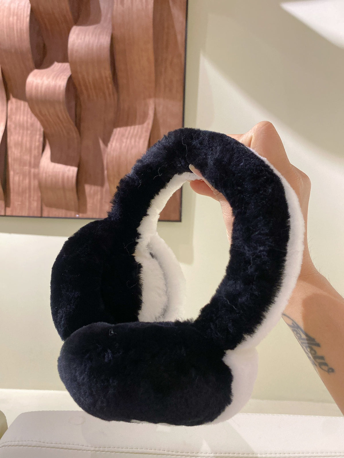 Chanel Colorblock Logo Detail Earmuffs - 1005772244 - Photo 7