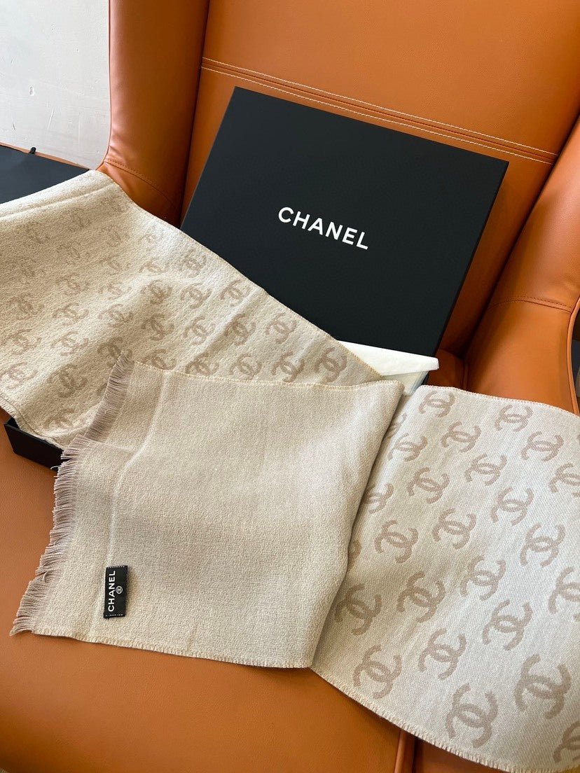 Chanel Gradient Logo Detail Scarf - 952640742 - Photo 7