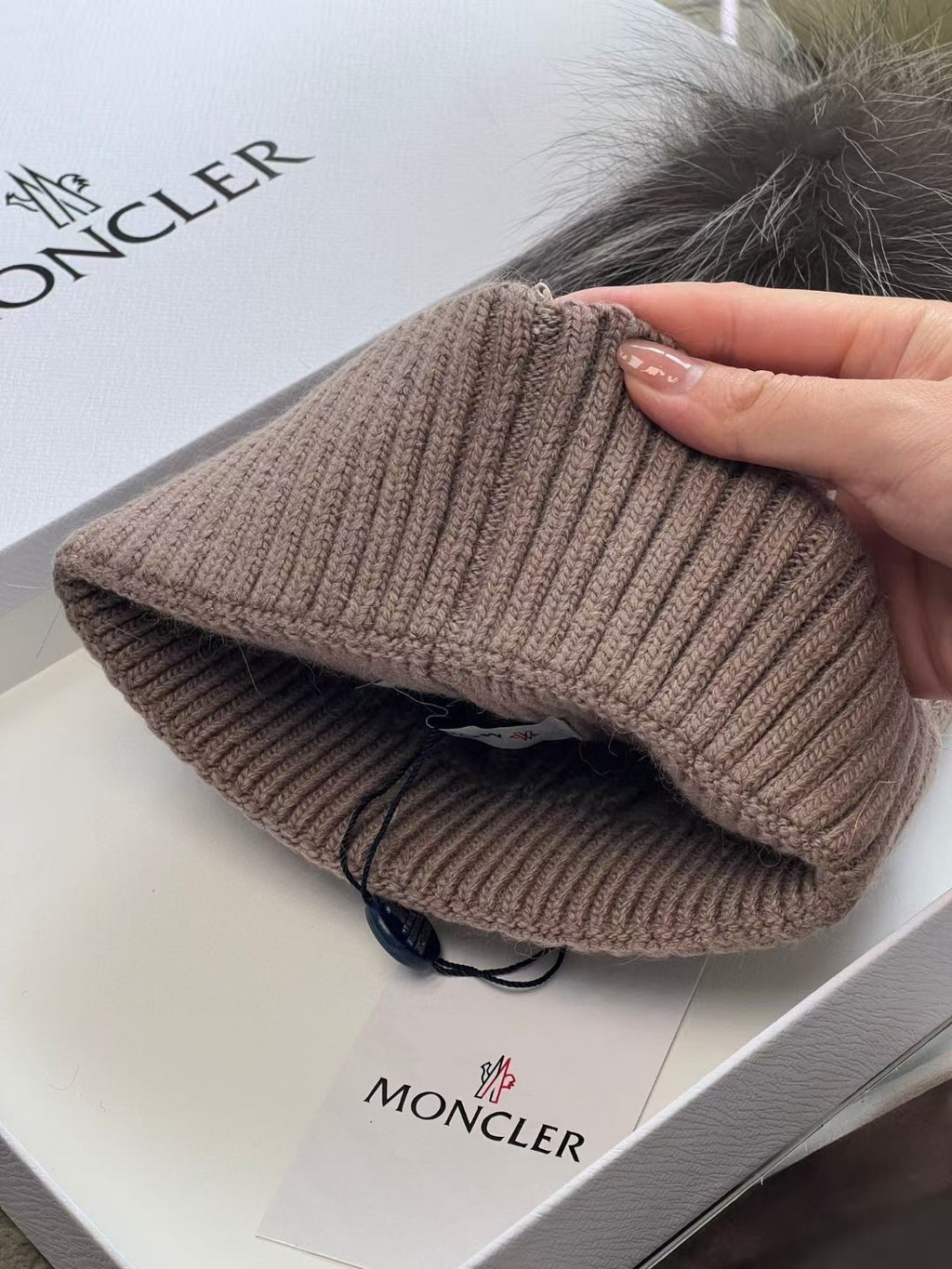 Moncler Logo Detail Knit Beanie - 1107214092 - Photo 7
