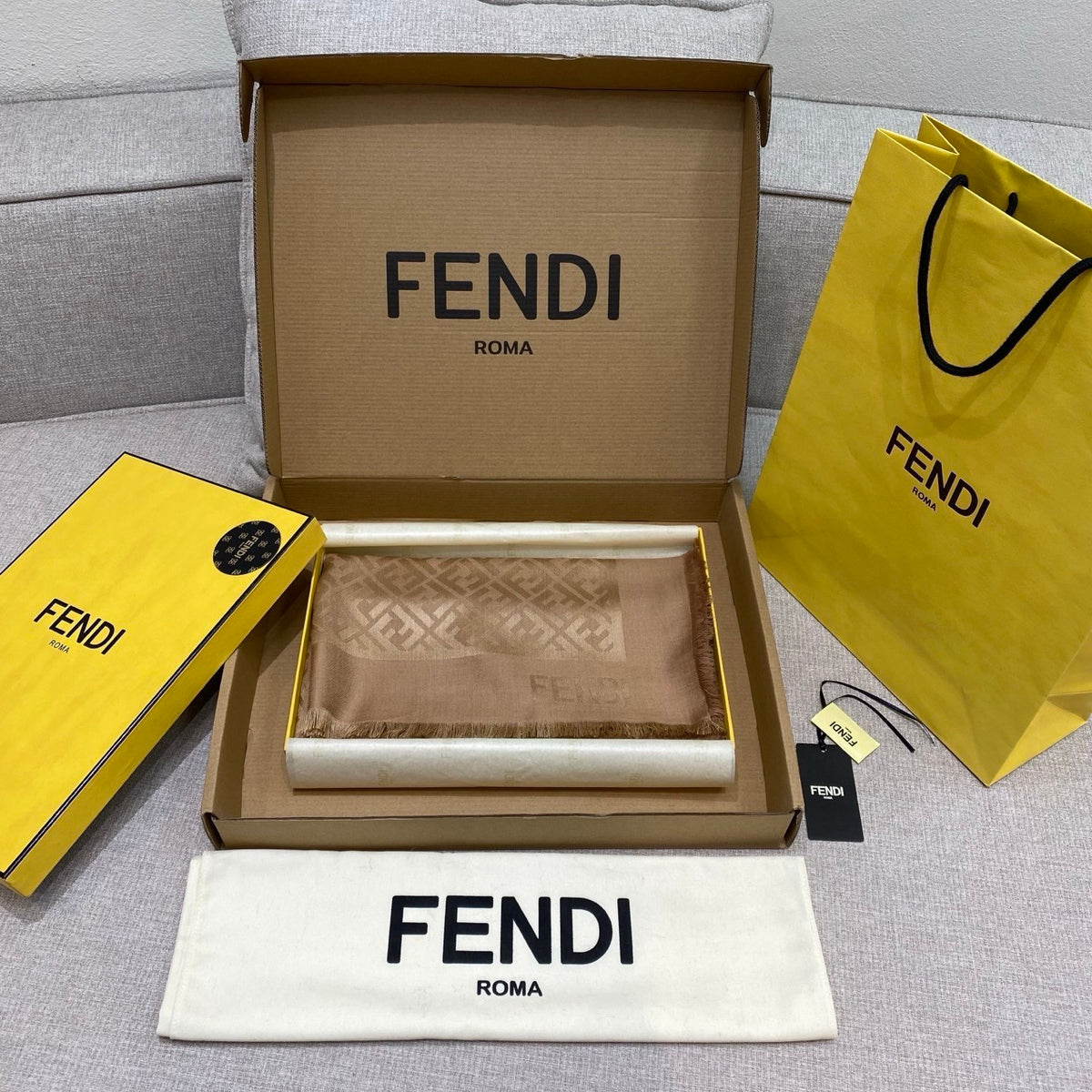 Fendi Jacquard Logo Detail Square Scarf - 1245375438 - Photo 7