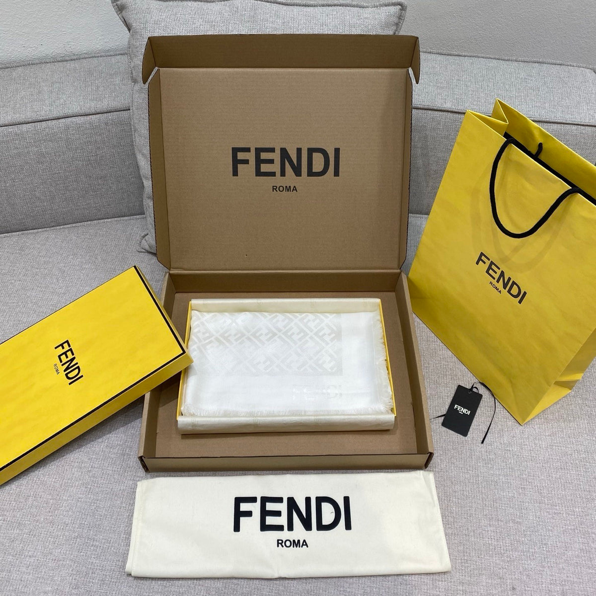 Fendi Jacquard Logo Detail Square Scarf - 1245375695 - Photo 7