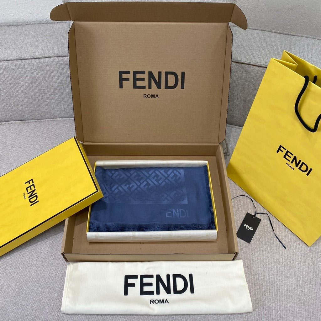 Fendi Jacquard Logo Detail Square Scarf - 1245376021 - Photo 7