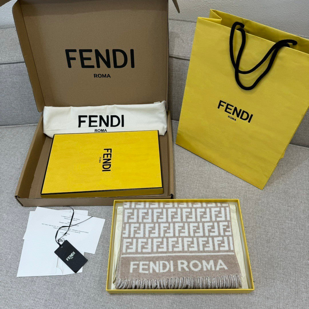 Fendi Logo Detail Scarf - 1245379835 - Photo 7
