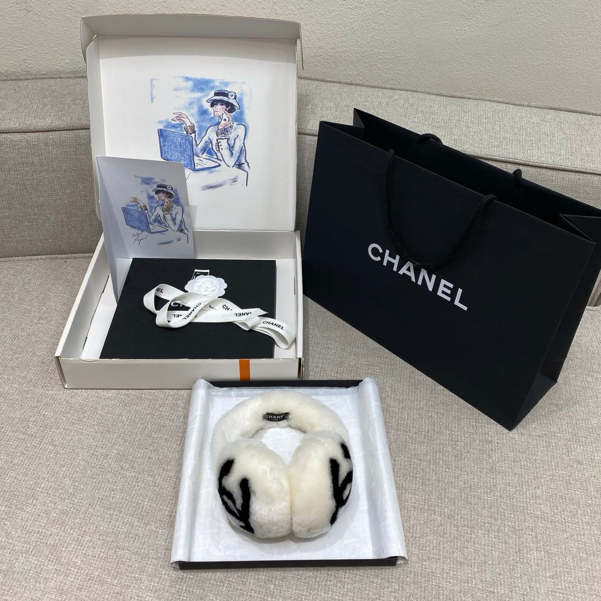 Chanel Logo Detail Earmuffs - 1141777662 - Photo 7