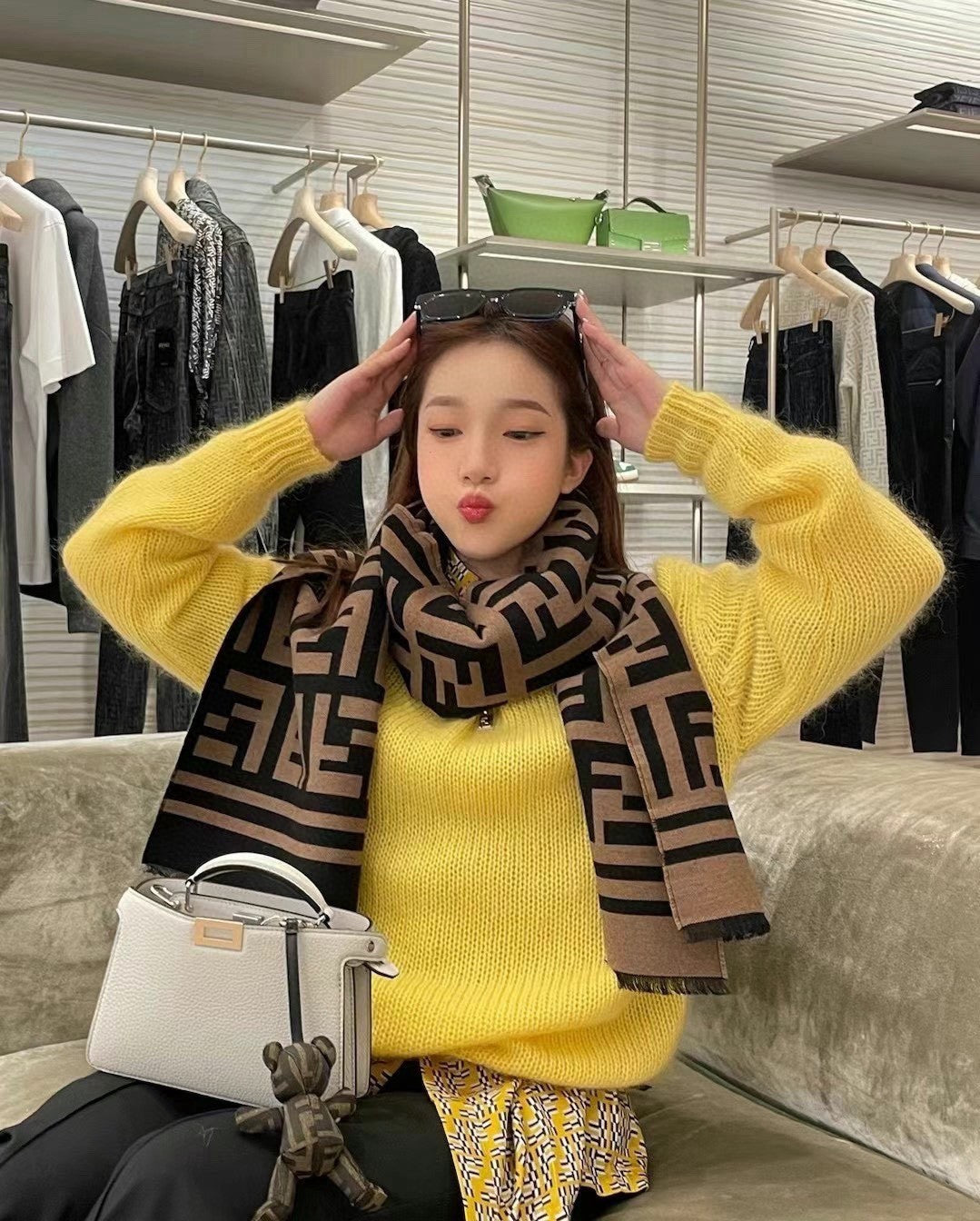 Fendi Jacquard Logo Detail Scarf - 1245380900 - Photo 7