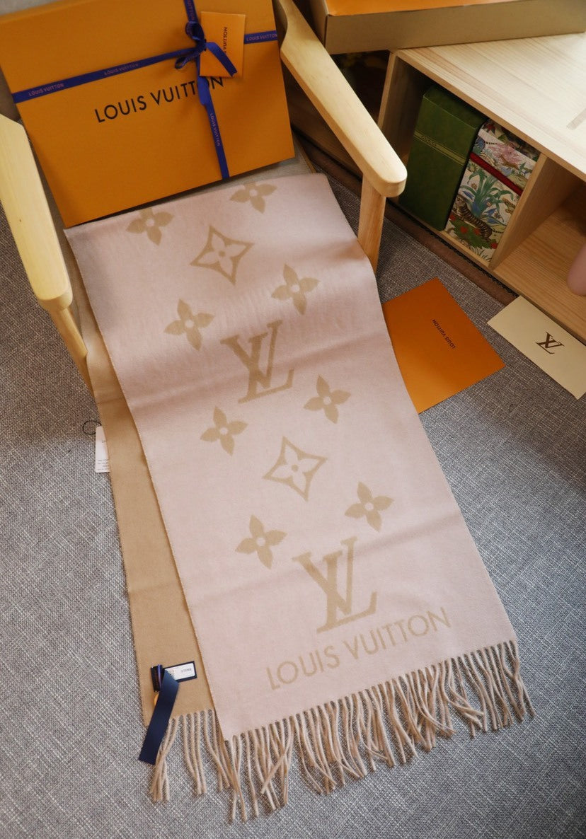 Louis Vuitton Scarf - 944942822 - Photo 7