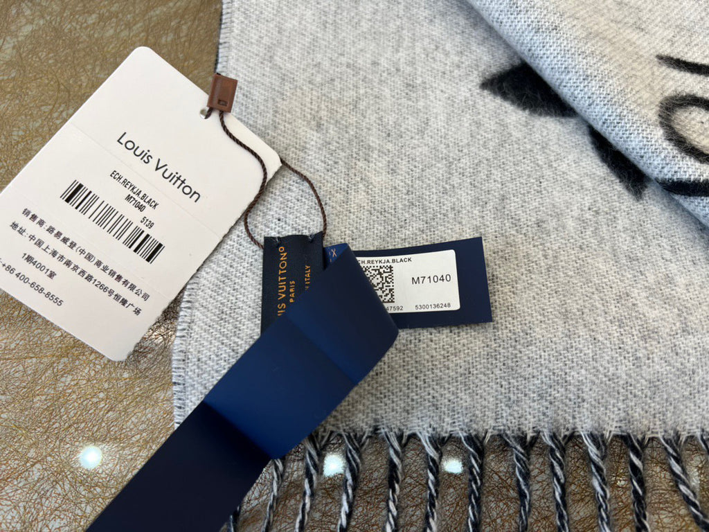 Louis Vuitton Scarf - 982342004 - Photo 7