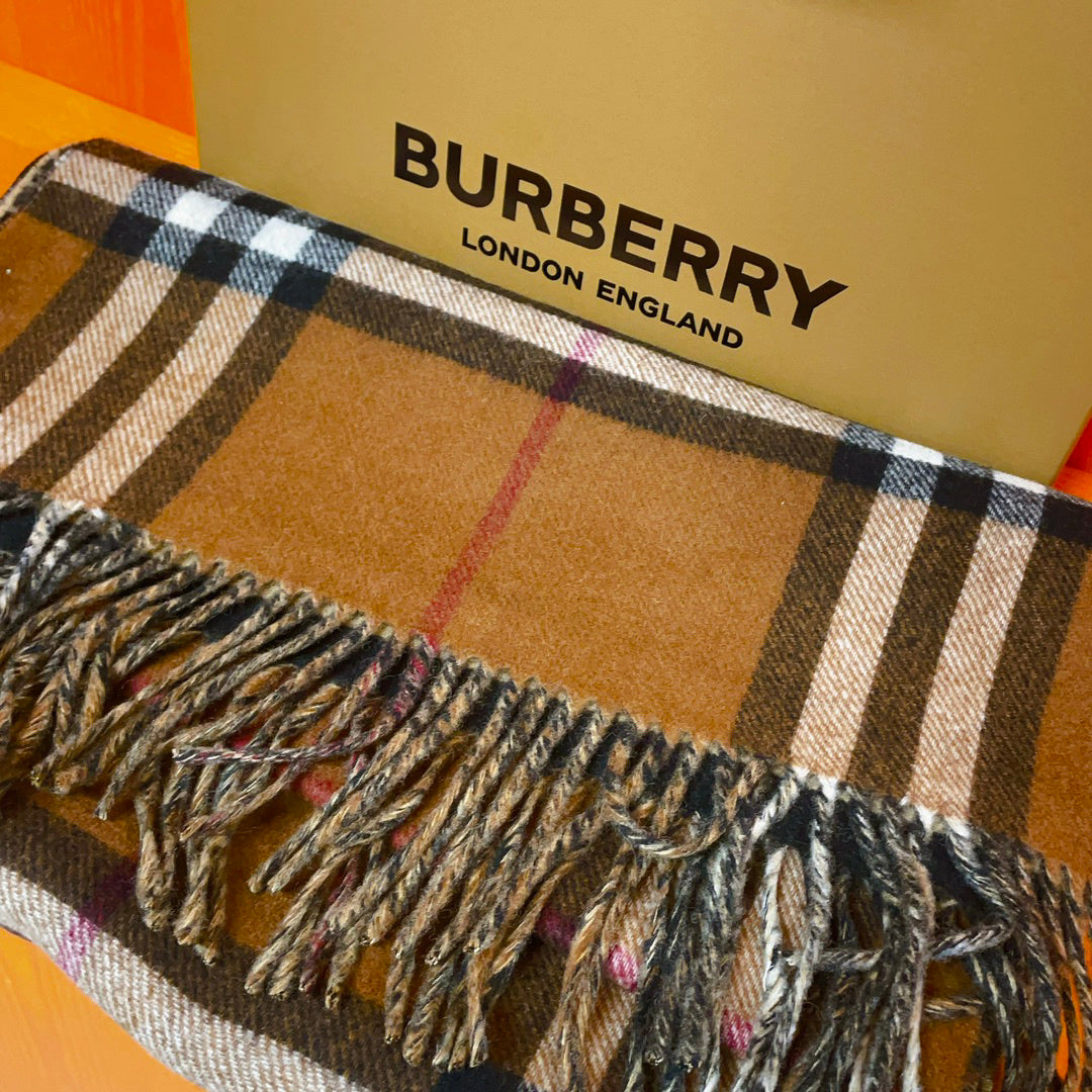 Burberry Check Pattern Jacquard Scarf - 974834255 - Photo 7
