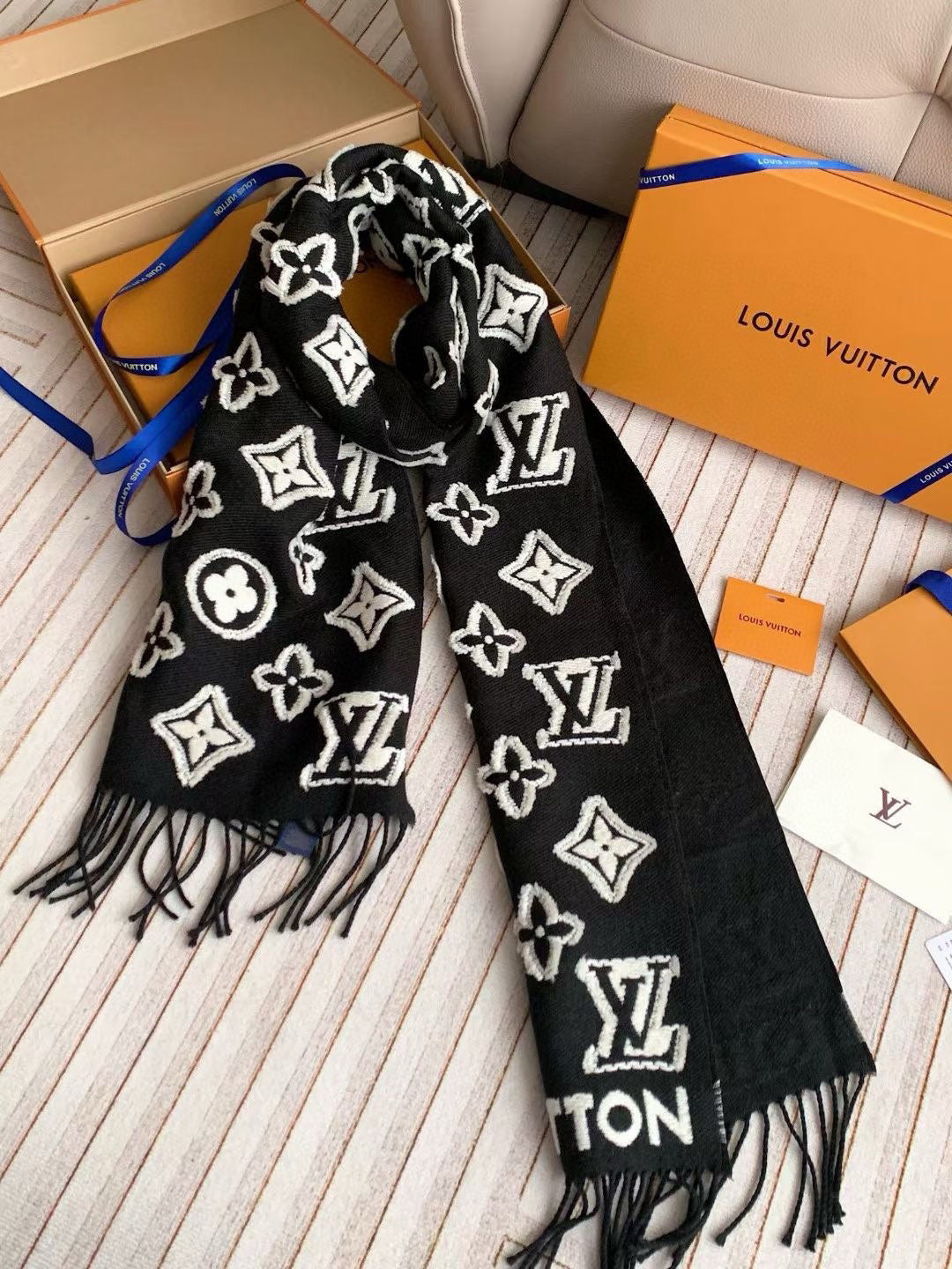 Louis Vuitton Colorblock Scarf - 973281522 - Photo 7