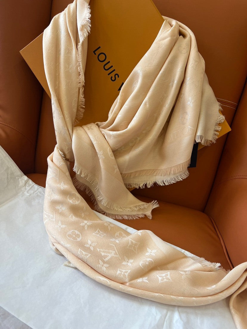 Louis Vuitton Scarf - 945428884 - Photo 7