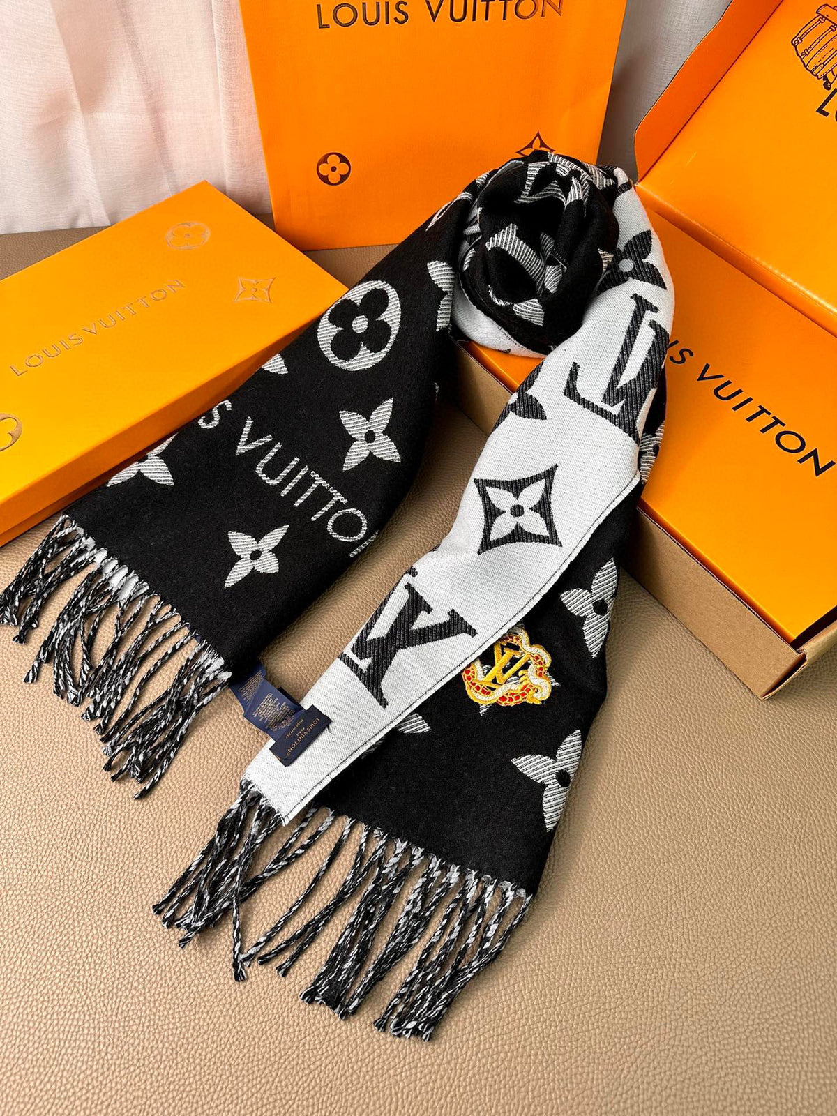 Louis Vuitton Jacquard Embroidered Scarf - 925525609 - Photo 7