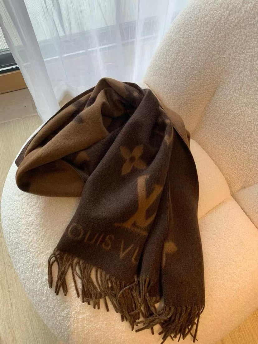 Louis Vuitton Scarf - 945247350 - Photo 7