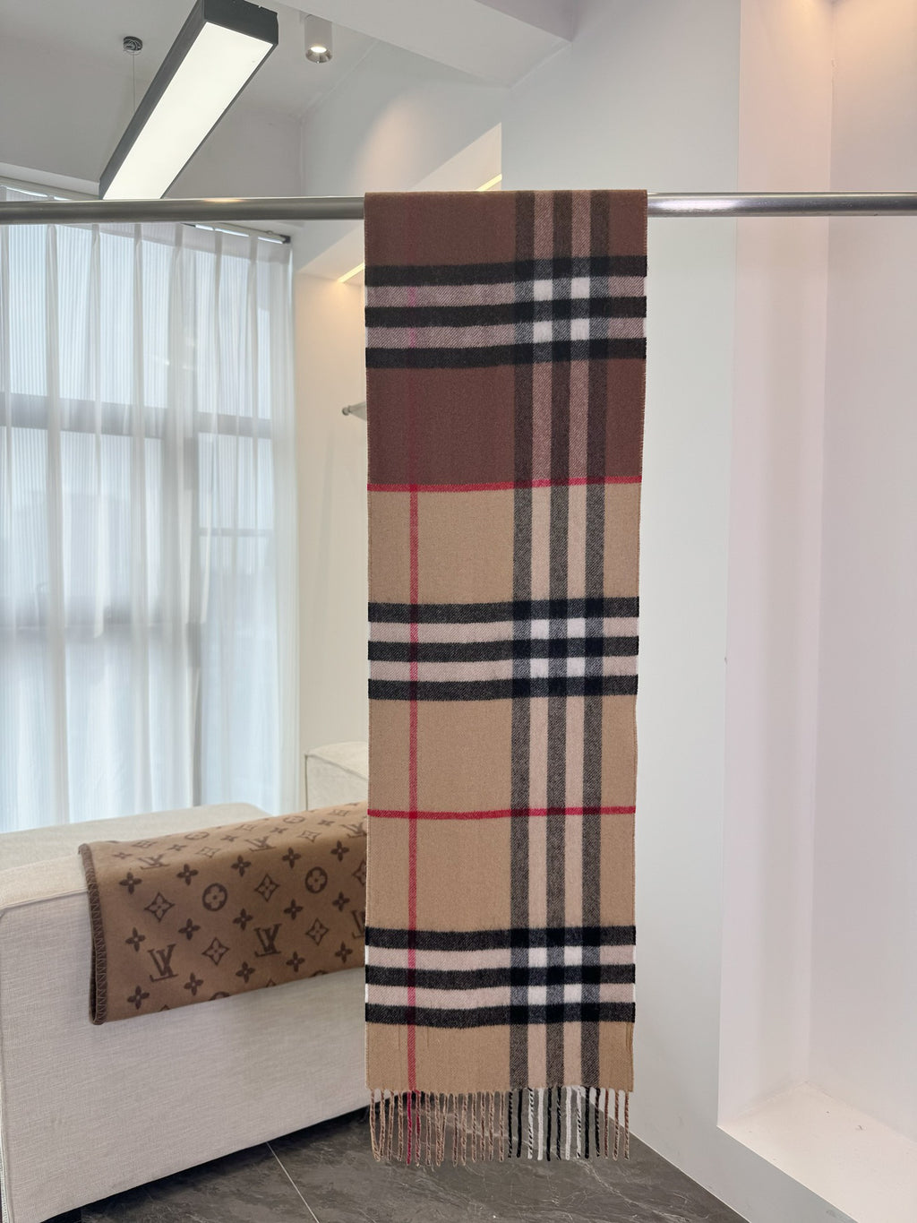 Burberry Check Pattern Colorblock Scarf - 973645013 - Photo 8