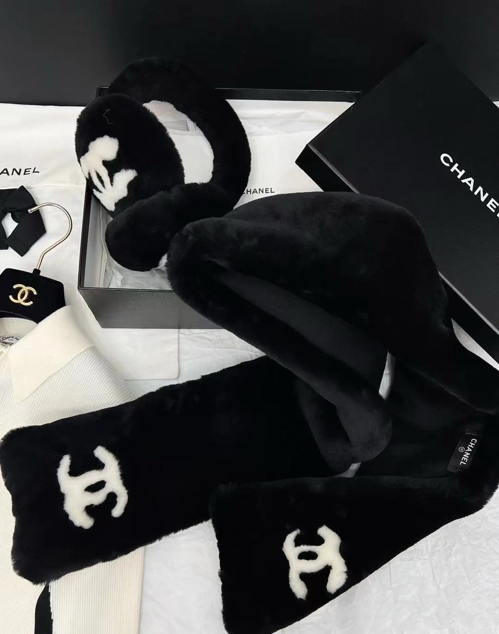 Chanel Logo Detail Earmuffs - 1005771900 - Photo 8