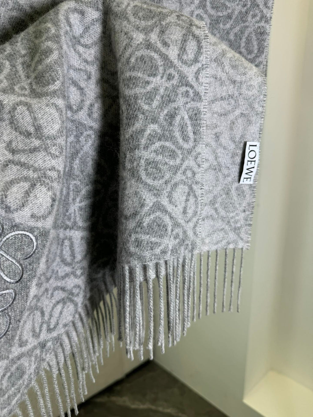 Loewe Check Pattern Jacquard Scarf - 973237847 - Photo 8