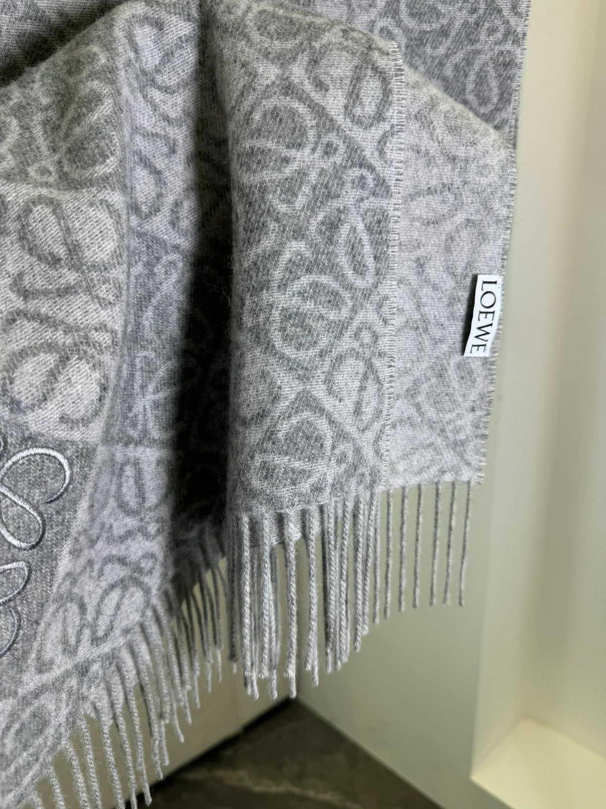 Loewe Check Pattern Jacquard Scarf - 973237847 - Photo 8
