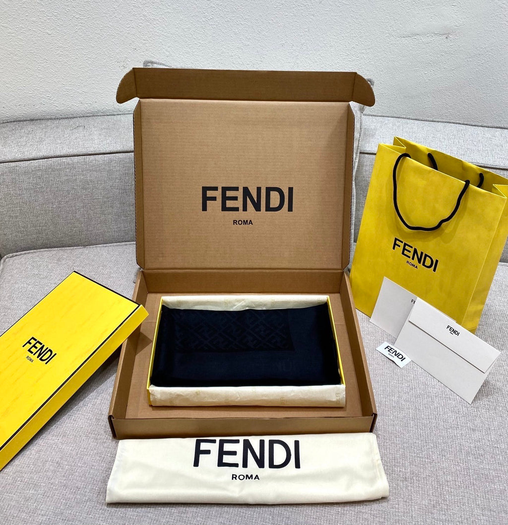 Fendi Jacquard Logo Detail Square Scarf - 1245376588 - Photo 8